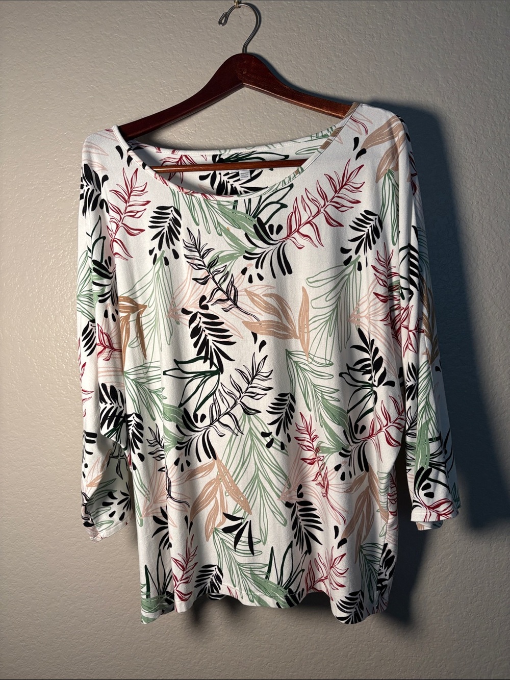 Chico's White Botanical Leaf Print Long-Sleeve Top